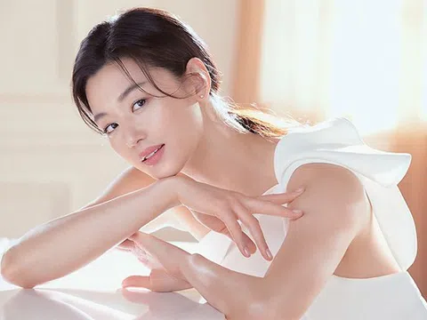 Hé lộ bí kíp duy trì làn da mịn màng căng mướt bất chấp tuổi tác của Jun Ji Hyun
